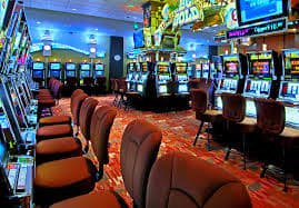 dailijili live casino dealer streaming baccarat table in HD studio